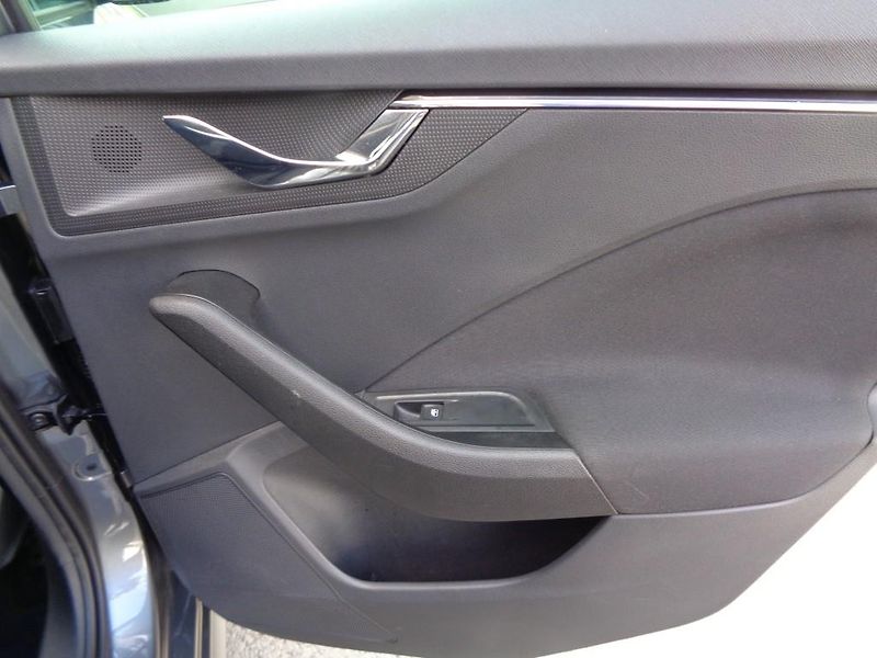Škoda Kamiq 1.0 TSI Ambition 70 kW M5F - fotka 27 z 28