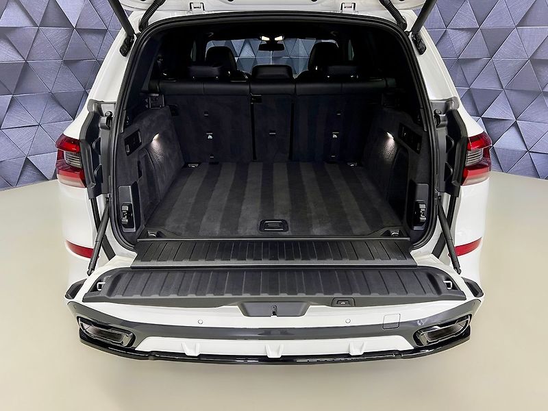 BMW X5 40d xDrive M-PAKET, DRIVE ASSI - fotka 29 z 30