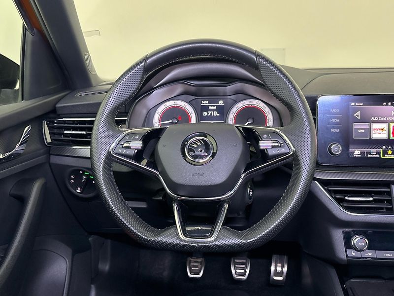 Škoda Kamiq Monte Carlo - fotka 18 z 29