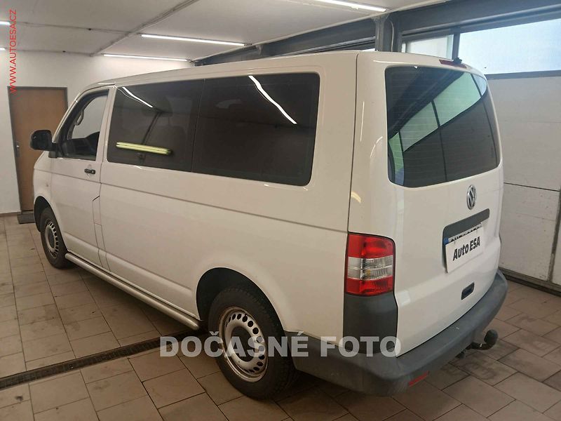 Volkswagen Transporter (2011) 2.0TDi 9míst, 103kW, AC - fotka 2 z 3