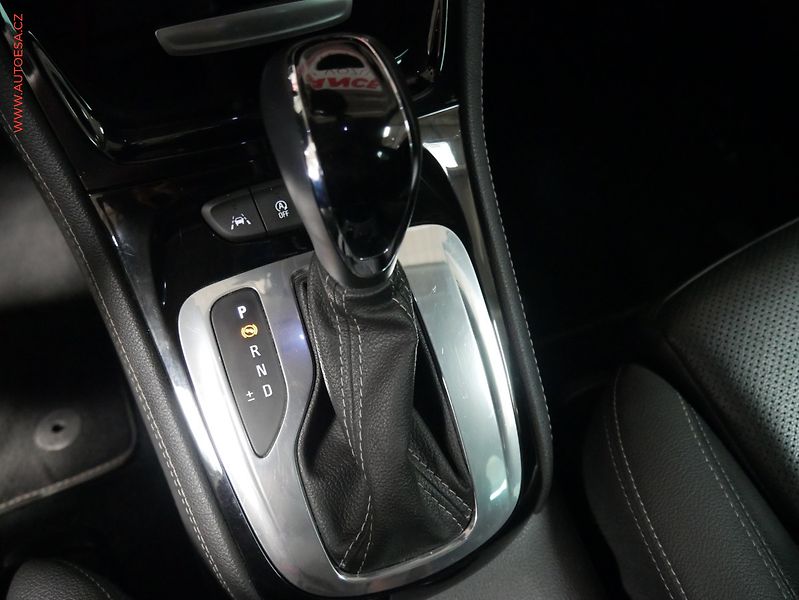Opel Astra (2019) 1.6 CDTi, AT - fotka 22 z 23