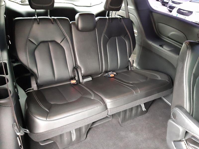 Chrysler Pacifica (2019) 3,6L SPORT, REZERVACE - fotka 13 z 48