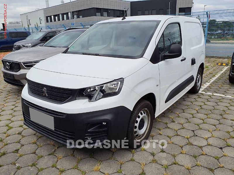 Peugeot Partner (2021) 1.5HDi DÍLNA, 96kW, Webasto - fotka 2 z 8