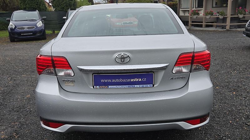 Toyota Avensis 1.8LIFE 1MAJITEL 108KW - fotka 8 z 35