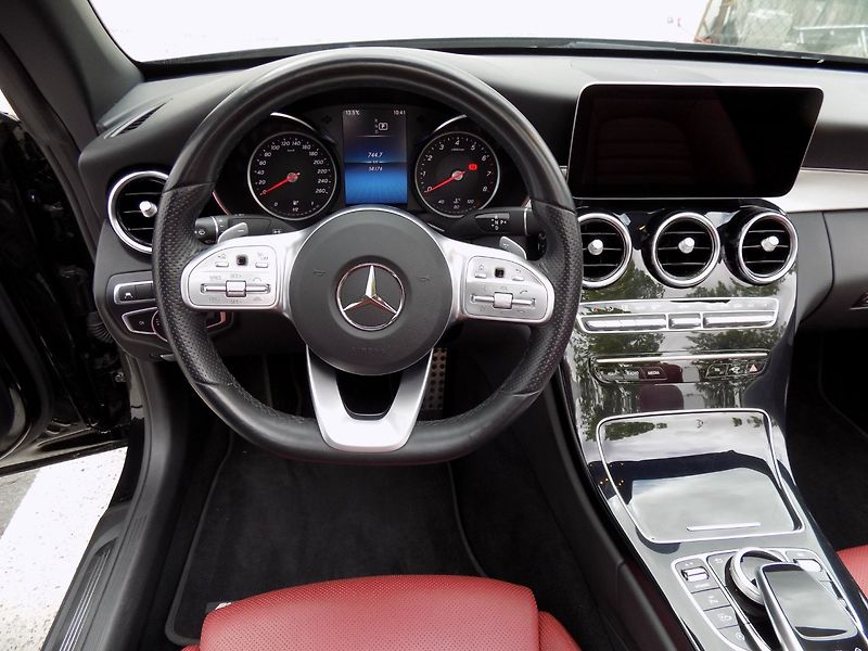 Mercedes-Benz Třídy C (2021) 400/AMG-Line/4-M/Full-Led/ - fotka 25 z 44
