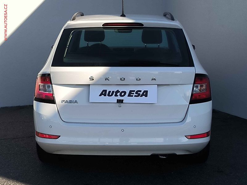 Škoda Fabia (2022) 1.0TSi, 1.maj,ČR, Ambition - fotka 5 z 20