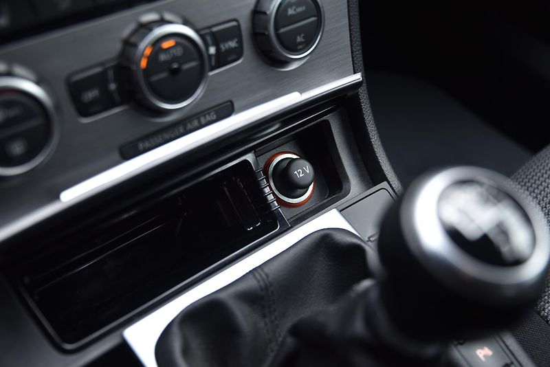 Volkswagen Passat 2.0 TDi CR COMFORTLINE, VÝHŘEV - fotka 24 z 50