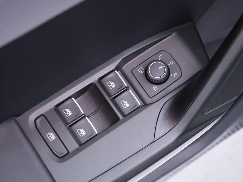 Seat Leon 2,0 TDI 110kW DSG FR CZ DPH - fotka 15 z 31