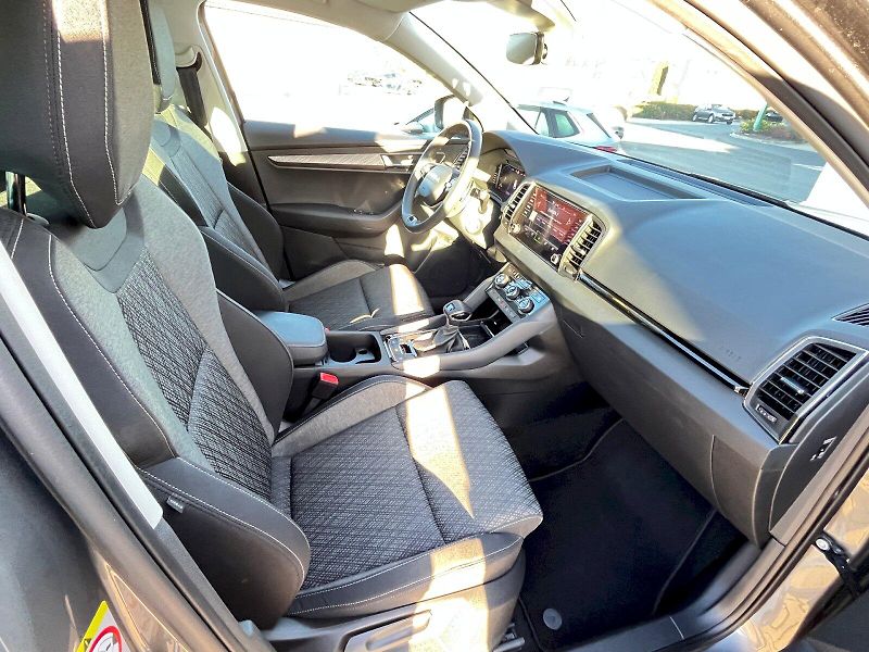 Škoda Karoq (2025) Top Selection 1,5TSI 110kW 7.s - fotka 12 z 33