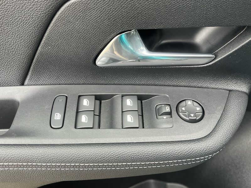 Opel Mokka (2026) GS Hybrid 1.2T (107kW/145k) - fotka 19 z 21