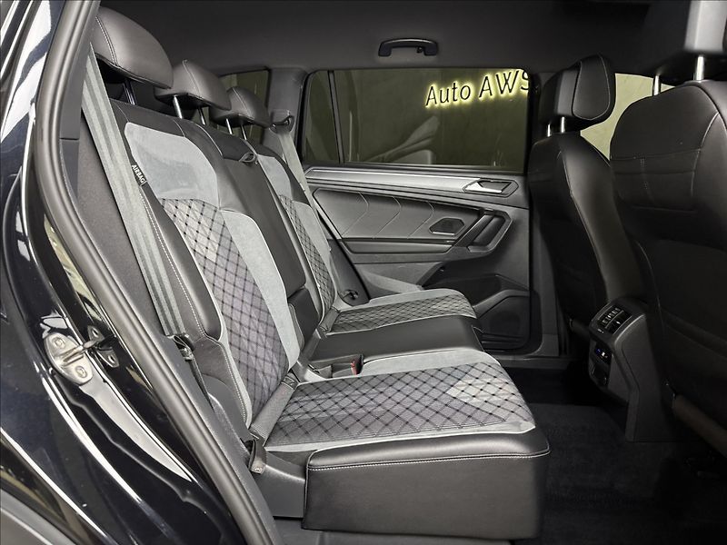 Volkswagen Tiguan Allspace 2,0 TDi  DSG 4x4 R-Line Kessy - fotka 14 z 46