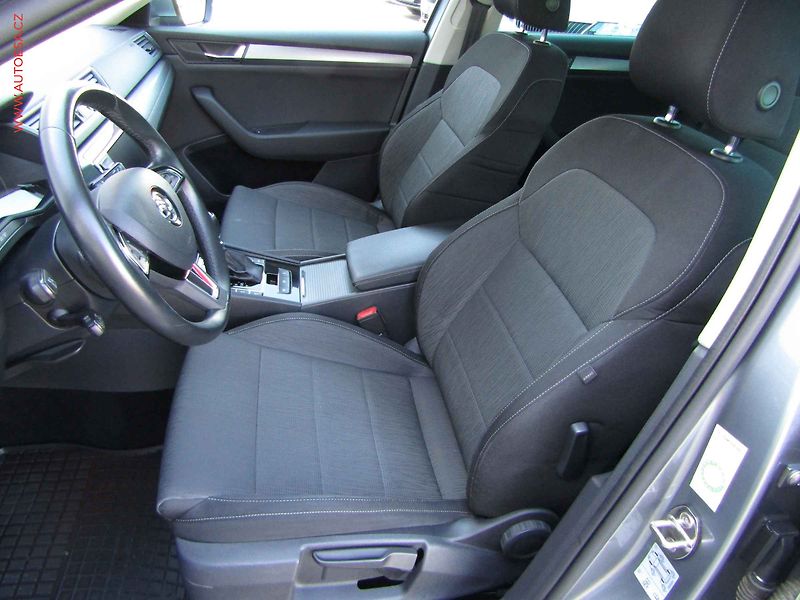 Škoda Superb (2017) 2.0 TDi, Ambition, DSG, navi - fotka 9 z 24