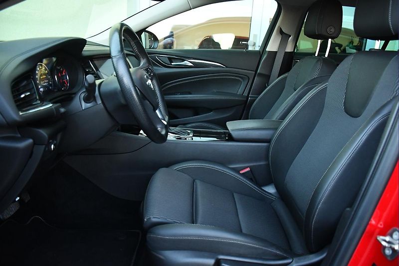 Opel Insignia 2.0CDTi COUNTRY TOURER 4X4 ČR - fotka 14 z 45