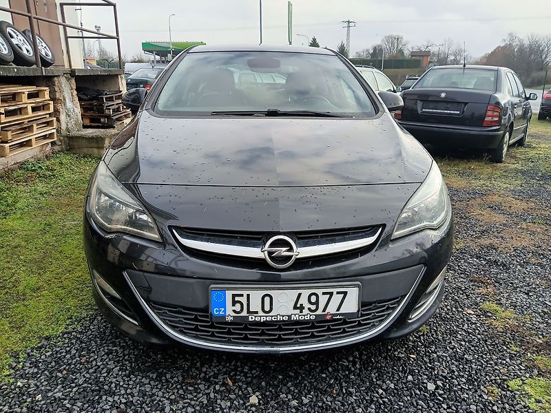 Opel Astra 1.4i Turbo Cosmo LPG - fotka 8 z 29
