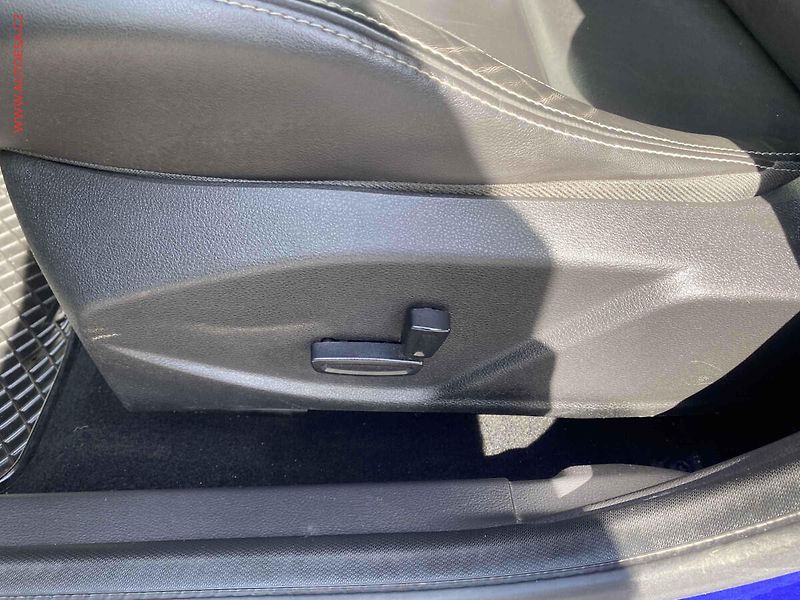 Ford Focus (2012) 2.0EB, AC, bixen, kamera - fotka 14 z 16