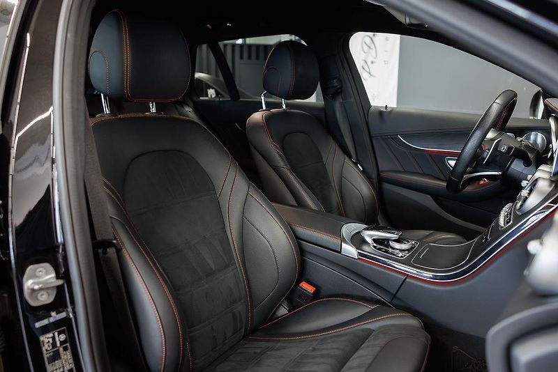 Mercedes-Benz Třídy C (2019) C43 AMG V6 Biturbo 4Matic - fotka 27 z 44