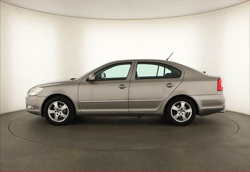 Škoda Octavia (2012) 1.4 TSI, Serv.kniha, Xenony - fotka 3 z 15