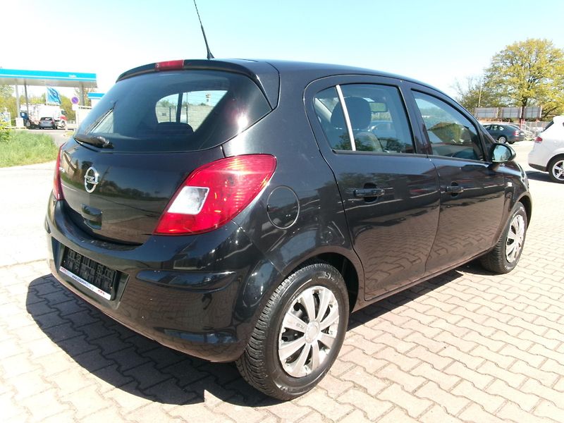 Opel Corsa (2013) 1,2 16V AC BT USB TEMP - fotka 9 z 41
