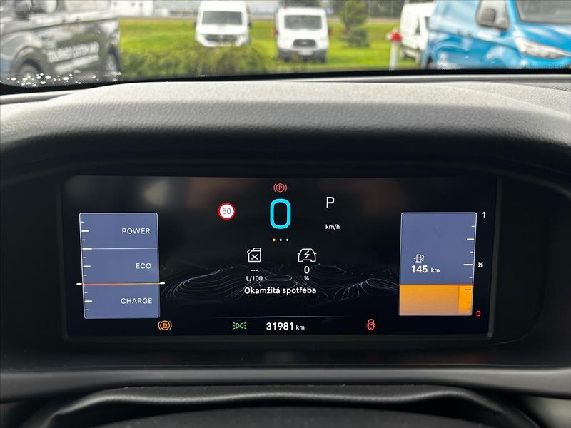 Jeep Avenger 1,2 Turbo e-hybrid Summit - fotka 27 z 42