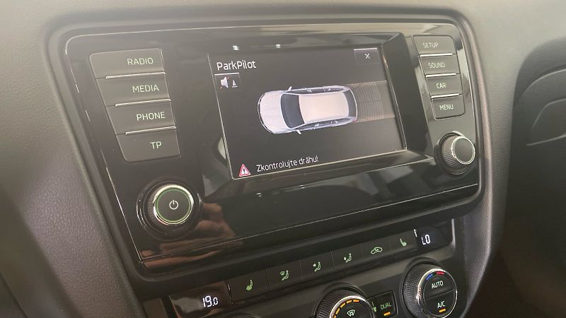 Škoda Octavia (2015) Kombi Elegance 2.0TDI 110kW - fotka 23 z 29