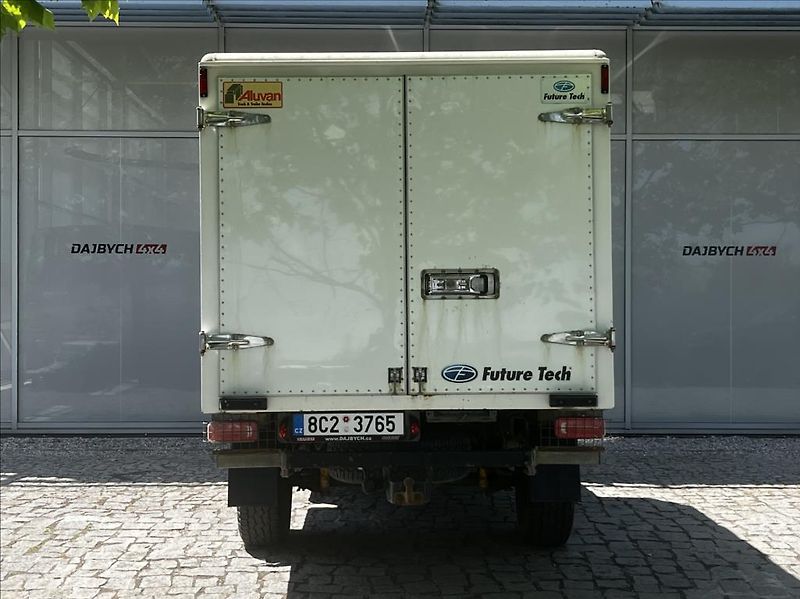 Isuzu D-Max 1,9 SC skříň  6 M/T L 4x4 - fotka 6 z 31