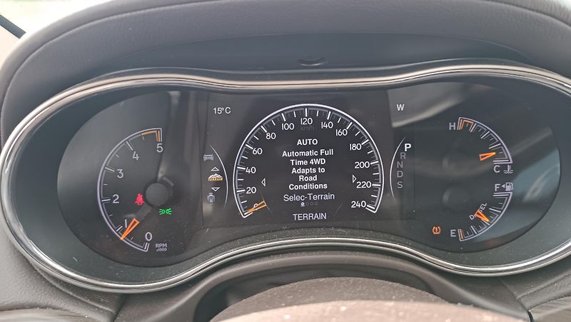 Jeep Grand Cherokee 3,0d Overland Nové v ČR - fotka 37 z 52