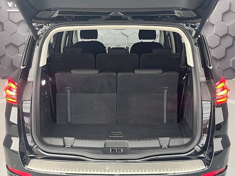 Ford S-MAX 2,5 HEV Titanium 7míst - fotka 40 z 70