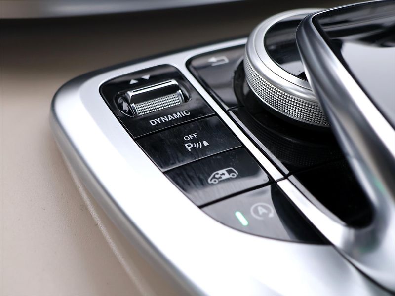 Mercedes-Benz Třídy V 2,0 300d 176kW CZ DPH 7-Míst 4 - fotka 33 z 43