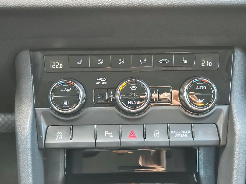 Škoda Karoq (2025) Top Selection 1.5TSi 110kW 7°a - fotka 22 z 30