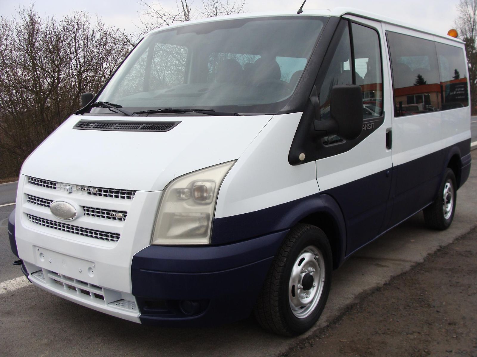 Ford Transit 2.2 TDCi,63 kW,9 míst,nová STK