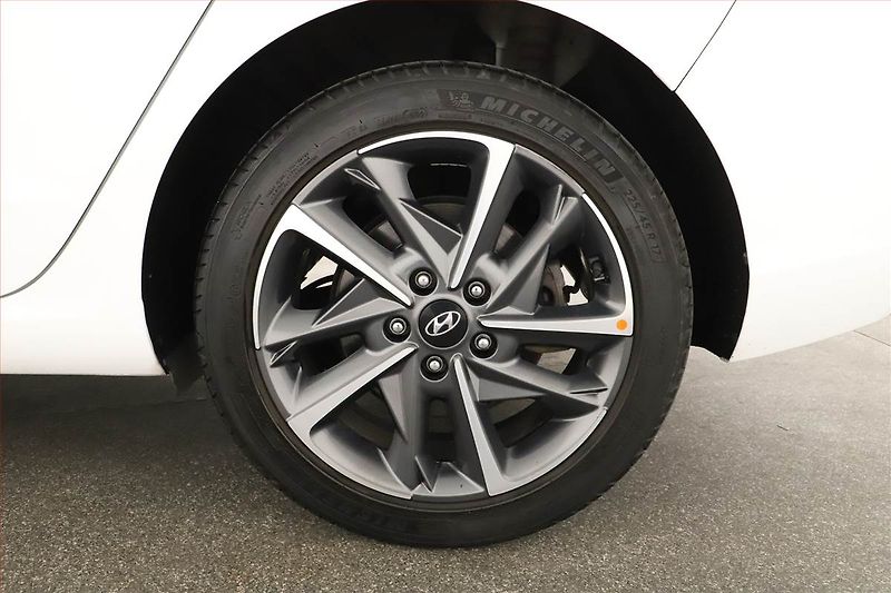 Hyundai i30 (2022) 1.5 T-GDI MHEV, Automat - fotka 16 z 16