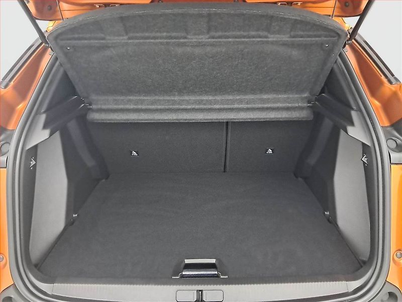 Peugeot 2008 (2023) 1.2 PureTech, ČR,1.maj - fotka 13 z 16