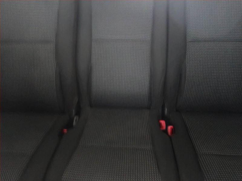 Toyota Corolla Verso (2008) 2.2 D-4D, 7 míst, nová STK - fotka 9 z 15