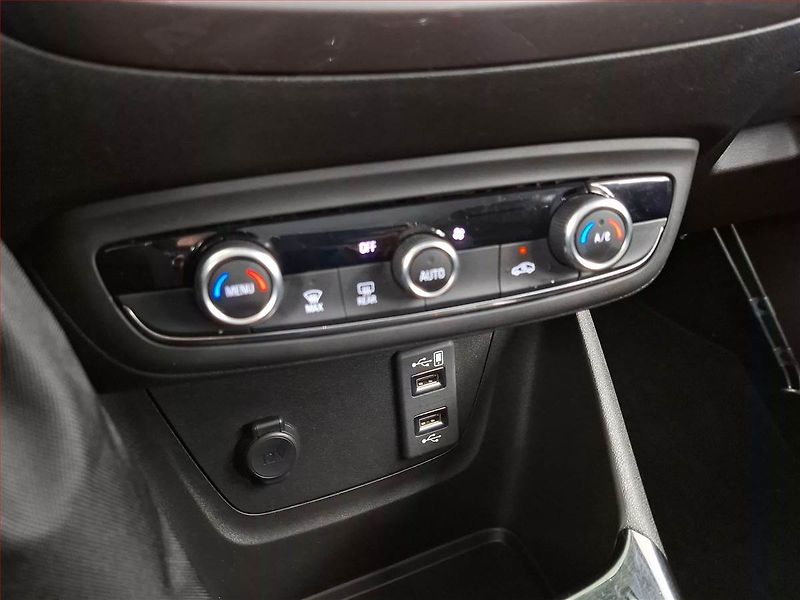 Opel Crossland X (2018) 1.2 Turbo, Serv.kniha, Navi - fotka 15 z 19