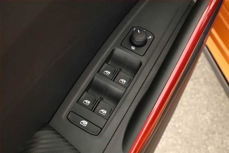 Škoda Fabia (2025) 1.0 TSI, MonteCarlo, FullLed - fotka 15 z 15