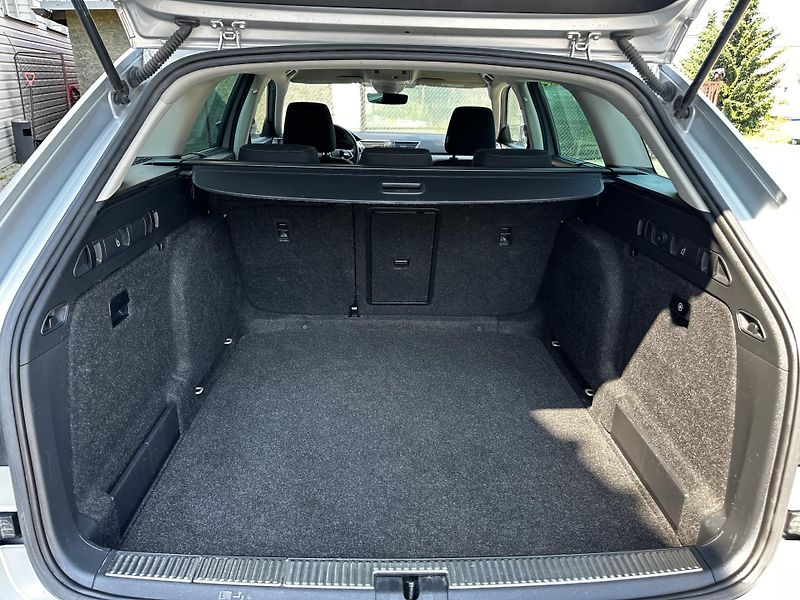 Škoda Superb 2.0TDi-110KW-DSG-DPH-STYLE-NAV - fotka 7 z 20