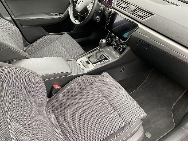 Škoda Superb (2021) 2.0 TDI DSG Style - fotka 8 z 35