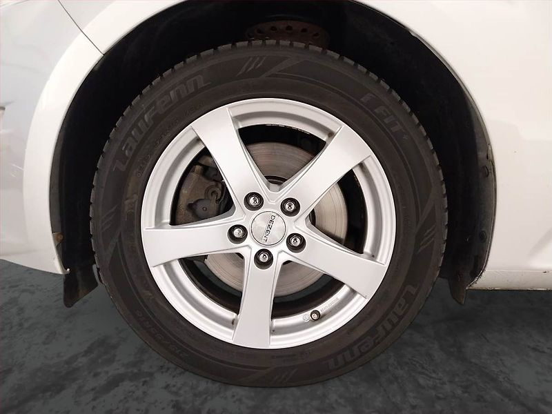Ford Mondeo (2011) Titanium 2.0 TDCi, Xenony - fotka 15 z 21