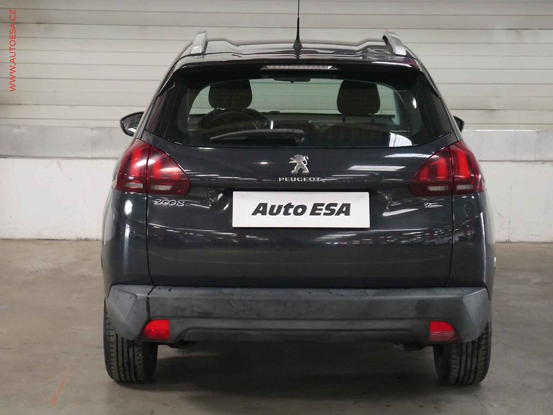 Peugeot 2008 (2018) 1.2PT, 2.maj,ČR, servis - fotka 5 z 17