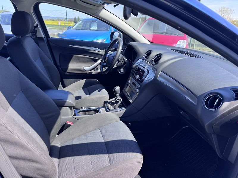 Ford Mondeo 2.0 TDCi, 103 kW, kombi - fotka 18 z 19