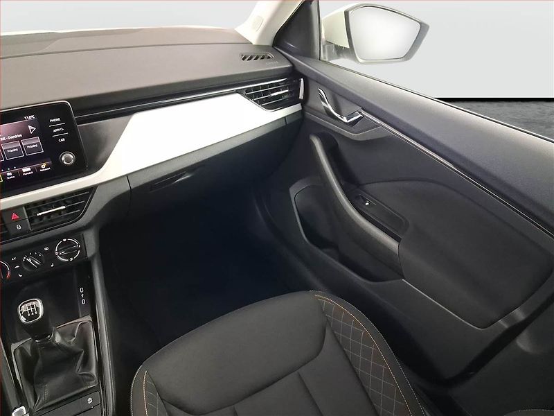Škoda Scala (2020) 1.0 TSI, Tempomat - fotka 8 z 19