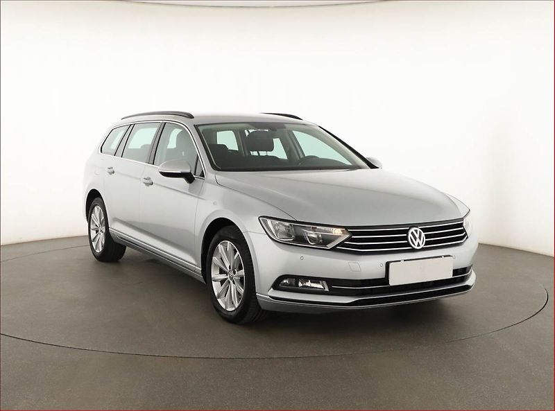 Volkswagen Passat (2017) 2.0 TDI, Automat, Tempomat - fotografie inzerátu