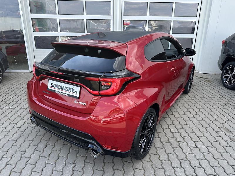 Toyota GR Yaris (2025) 1.6 T-6/MT DYNAMIC VIP - fotka 4 z 18