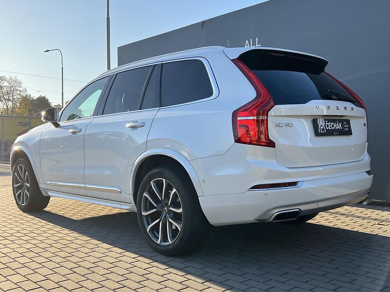 Volvo XC90 (2018) D5 AWD 173kW - fotka 40 z 42