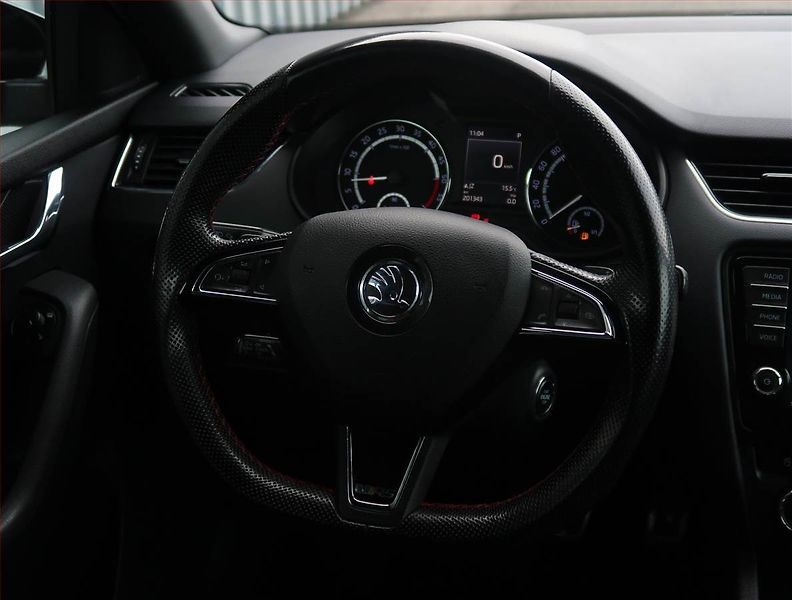 Škoda Octavia (2016) RS 2.0 TDI 4x4 DSG, Automat - fotka 24 z 24