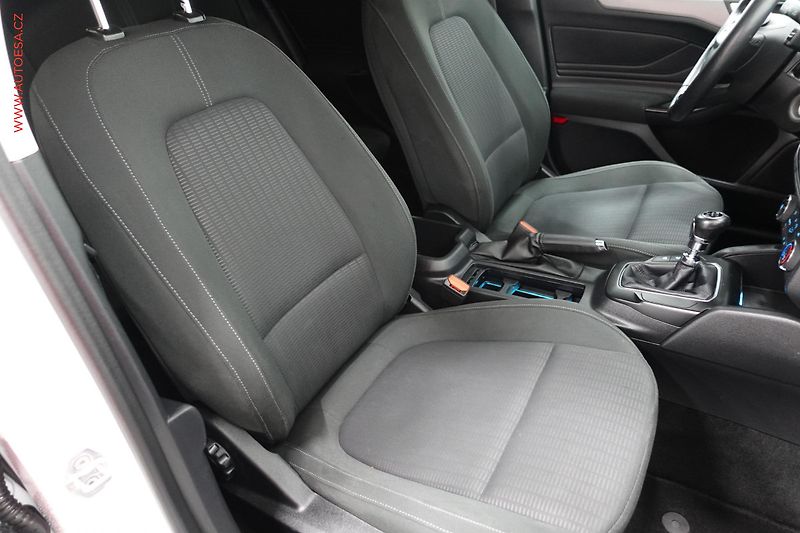 Ford Focus (2018) 1.5 TDCi, ČR, autoAC - fotka 11 z 22