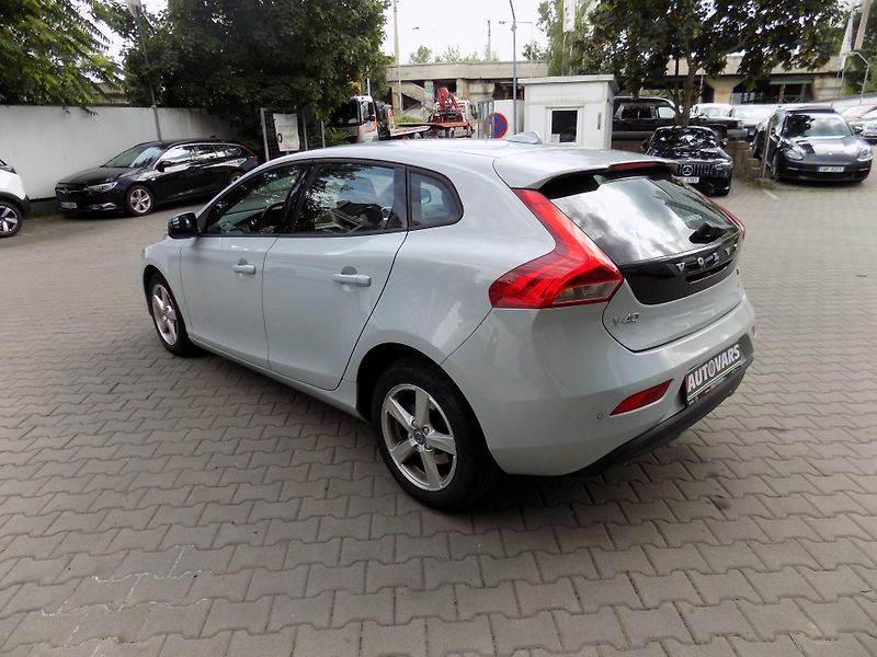 Volvo V40 (2016) 2.0 16V  - fotka 5 z 12