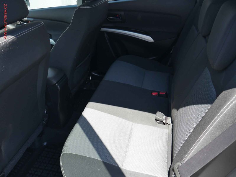 Suzuki S-Cross (2014) 1.6 VVT 4x4, Premium - fotka 10 z 15