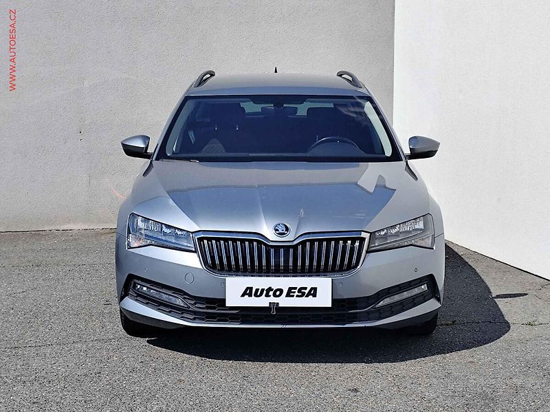 Škoda Superb (2019) 1.6TDi, DSG, LED - fotka 2 z 27