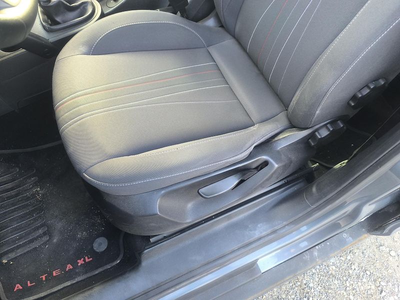 Seat Altea 2.0TDI 4X4 103KW,KRÁSNÁ,165TKM - fotka 17 z 25